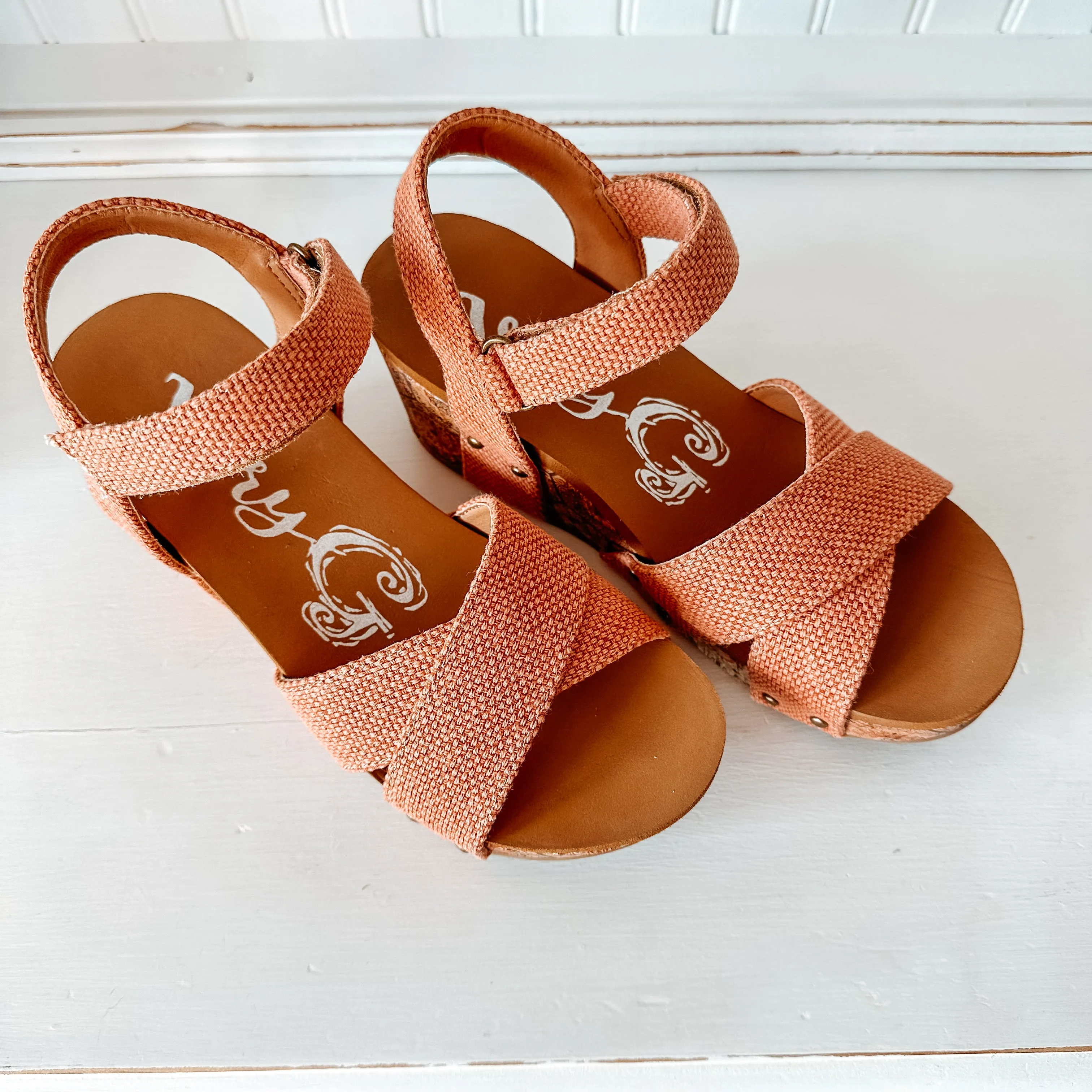 Shirley Wedge Sandal - Rust